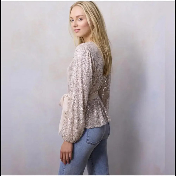 NWT Women's LC Lauren Conrad Puff Sleeve Sequin Wrap Top Size 2X - Picture 15 of 16